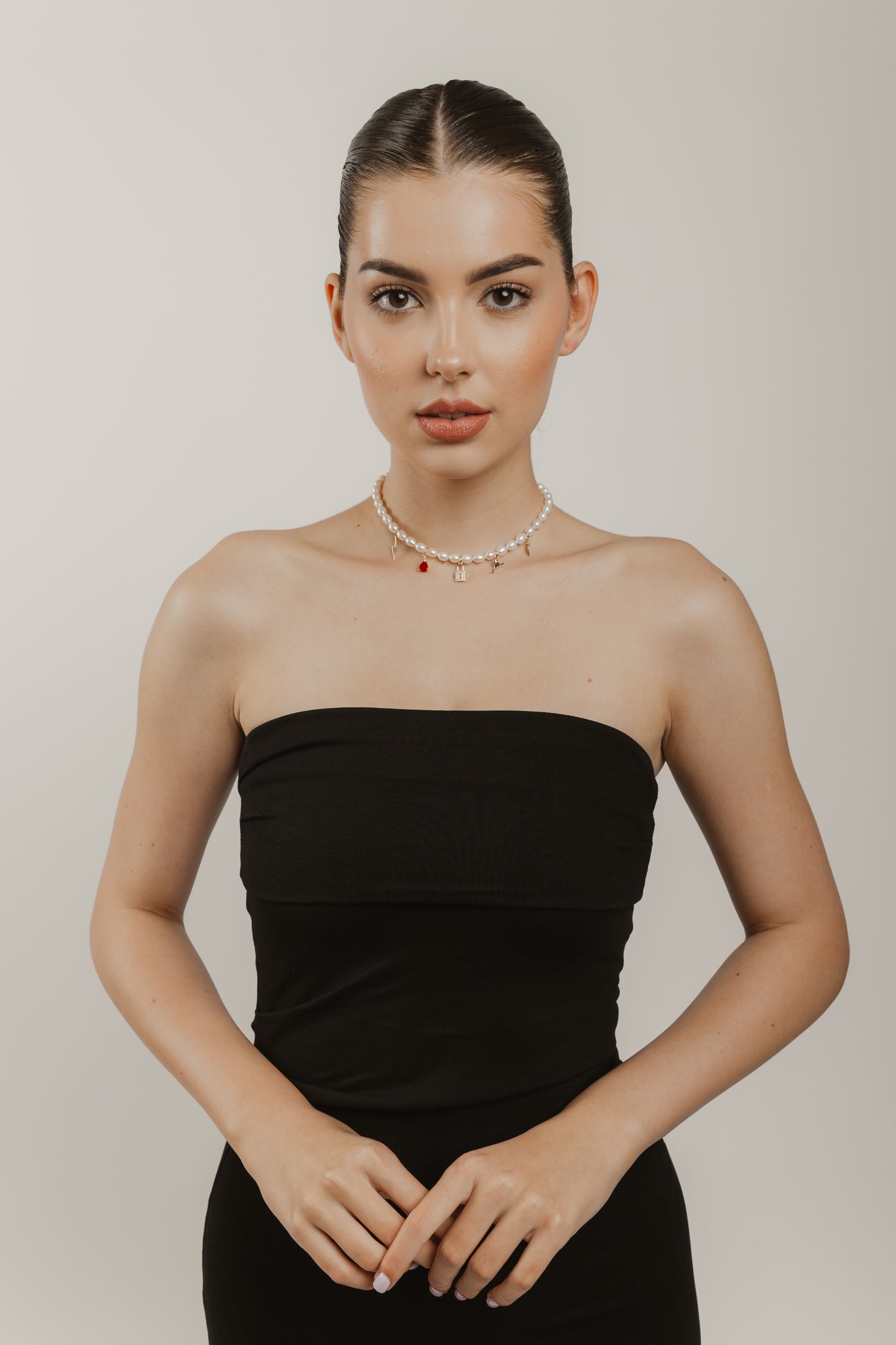 Colier Charms & Pearls