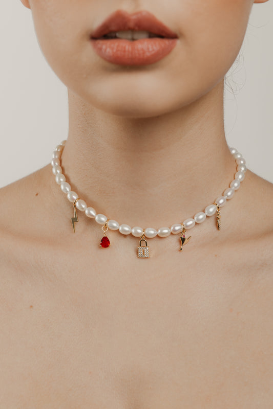 Colier Charms & Pearls
